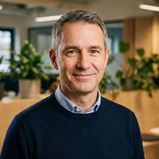 Directeur général de Roche Fondelle, James Mitchell