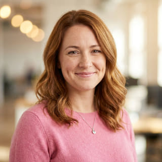 Emily Watson, responsable de l’assistance client chez Roche Fondelle